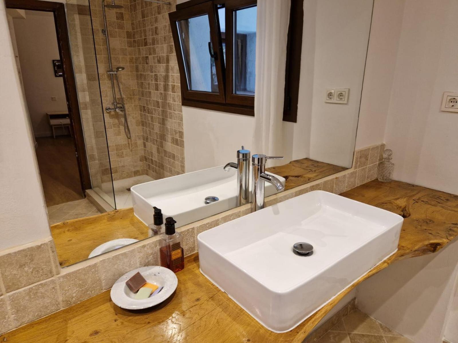 Appartement Doble Con Bano Grande Privado En Piso Compartido *